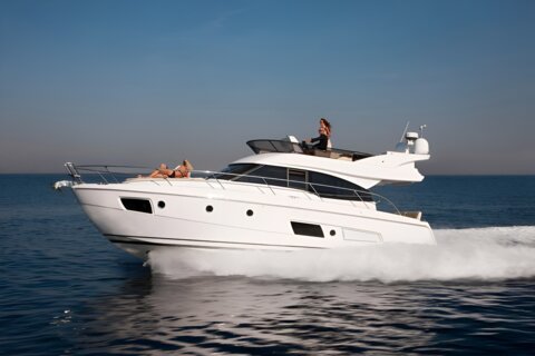 Motor boat Bavaria 420 Virtess Fly available for charter from Podstrana, Croatia