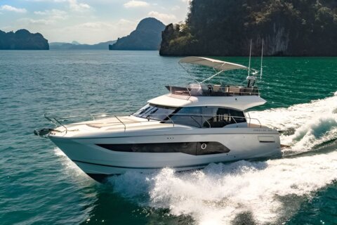 Motor boat Prestige 420 Fly available for charter from Šibenik, Croatia