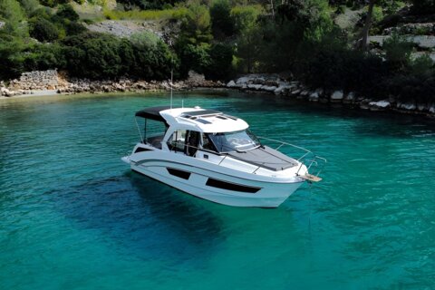 Motor boat Beneteau Antares 9 OB available for charter from Split, Croatia